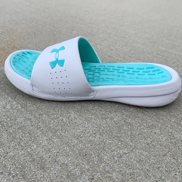 Kids Under Amour Slides - Picture 3 of 6